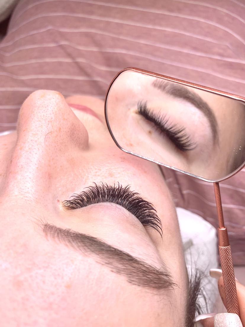 Lash Mirror